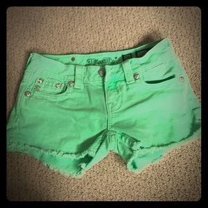 Miss Me Shorts size 26 💚